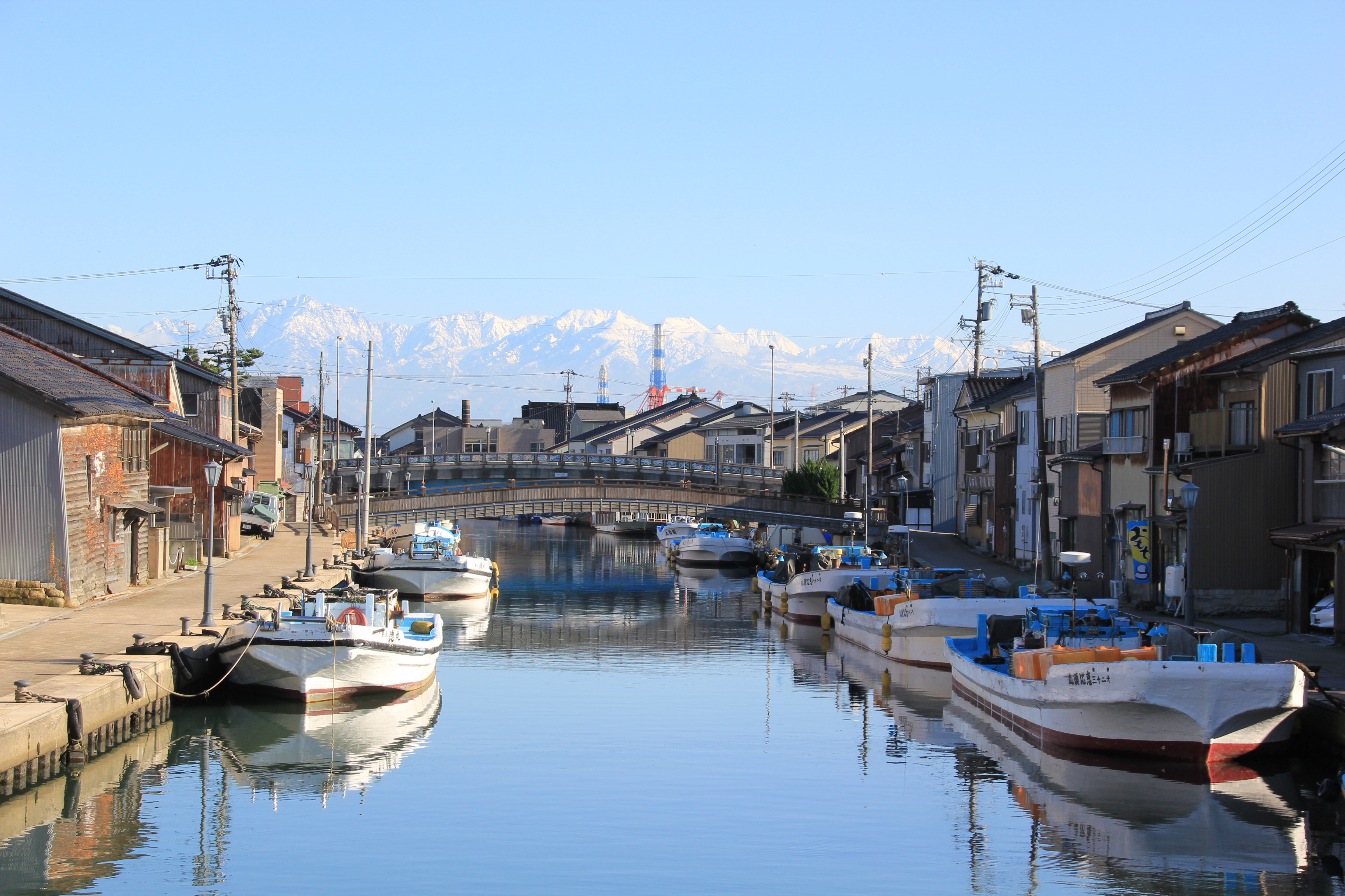 日本富山｜新湊內川散策，沉浸在質樸的日本威尼斯中