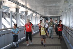 新湊大橋を見学