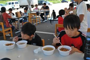 昼食の様子