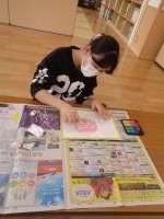 子ども達がパステル画を作成している写真６