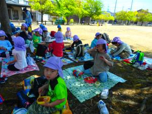 お弁当を食べたよ（４歳児）