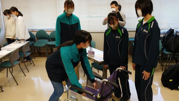 車いす介助に関する講座