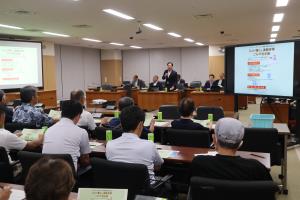 民病議会報告会の様子２