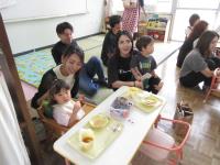 おやつ懇談の様子