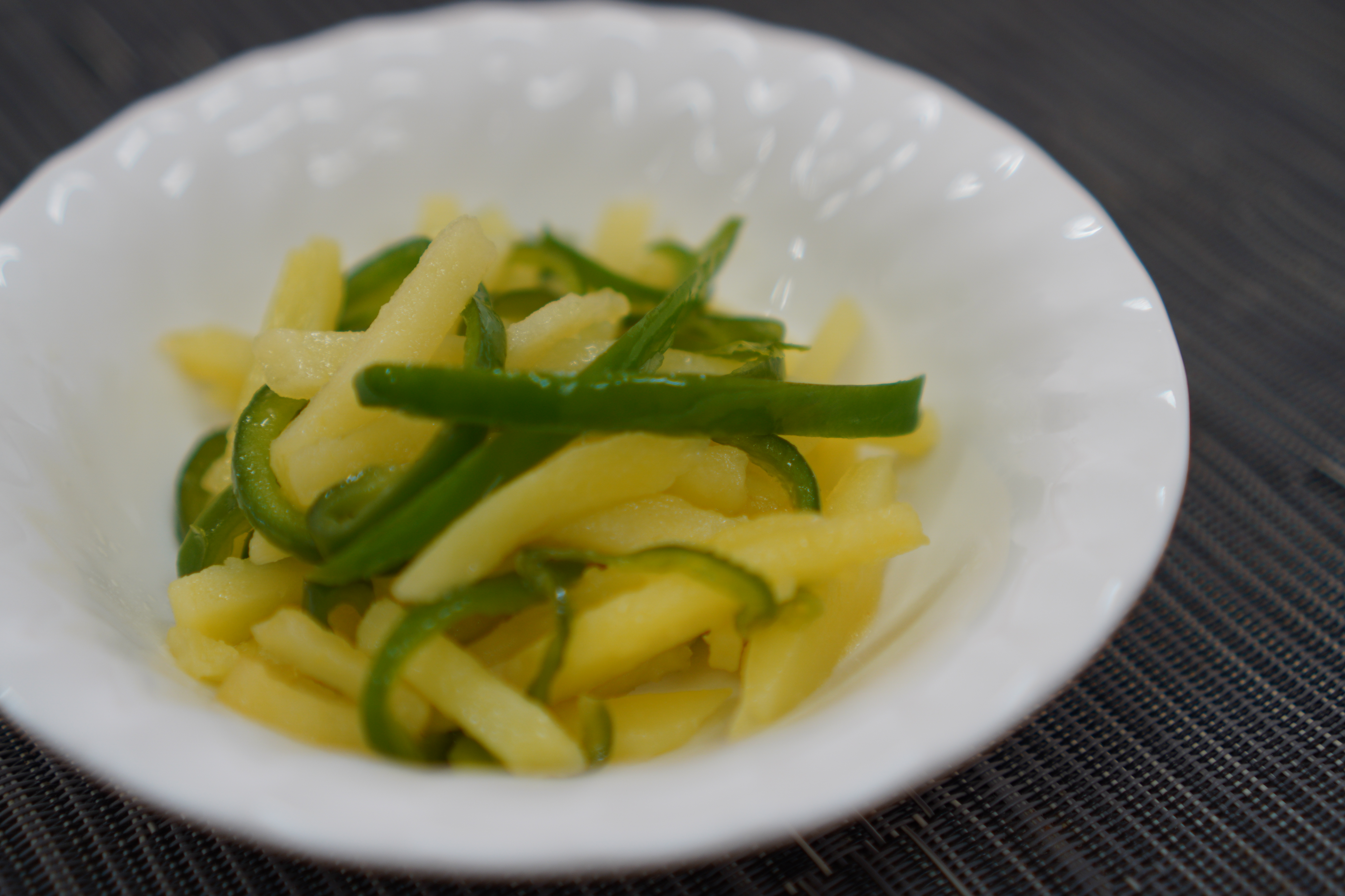 じゃがいもとピーマンの炒め物